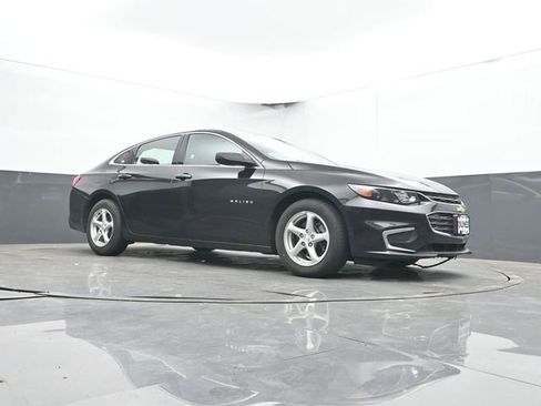 Used 2017 Chevrolet Malibu LS FWD image 20