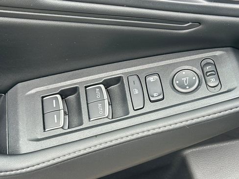 Used 2024 Honda Accord Sport image 11