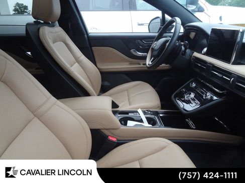Used 2022 Lincoln Corsair Reserve w/ Equipment Group 201A AWD/4WD image 7