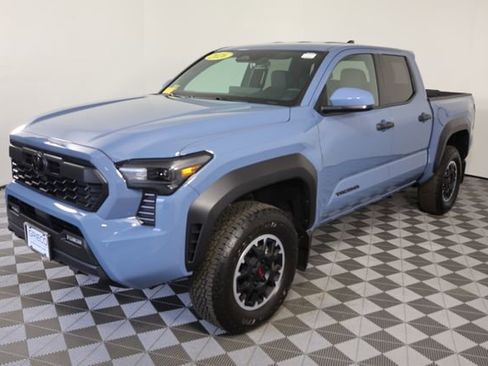 Used 2026 Toyota Tacoma TRD Off-Road AWD/4WD image 4