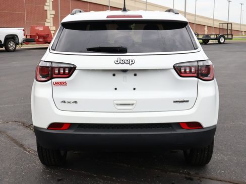 Used 2023 Jeep Compass Latitude AWD/4WD image 28