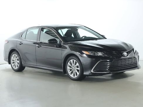 Certified 2023 Toyota Camry LE image 9