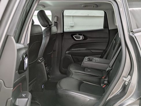Used 2022 Jeep Compass Trailhawk AWD/4WD image 10