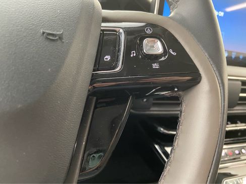 Used 2025 Lincoln Corsair Grand Touring image 22