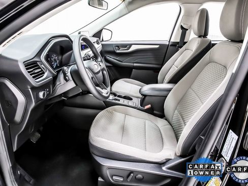 Used 2022 Ford Escape SE image 25