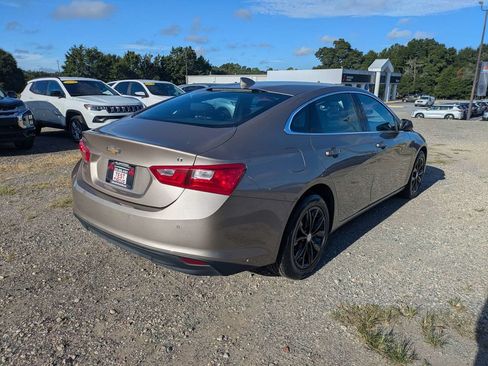 Used 2025 Chevrolet Malibu LT FWD image 3