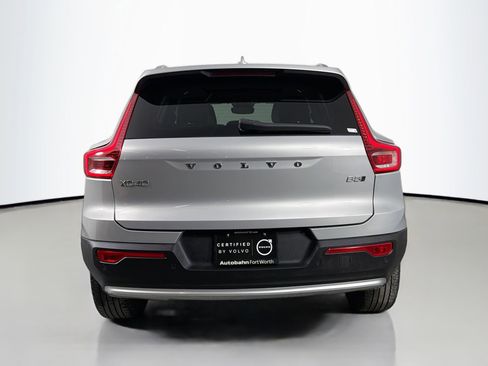 Certified 2023 Volvo XC40 B5 Plus AWD/4WD image 7