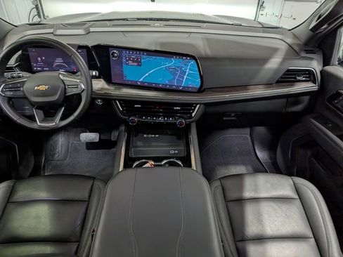 Used 2025 Chevrolet Tahoe LT image 12