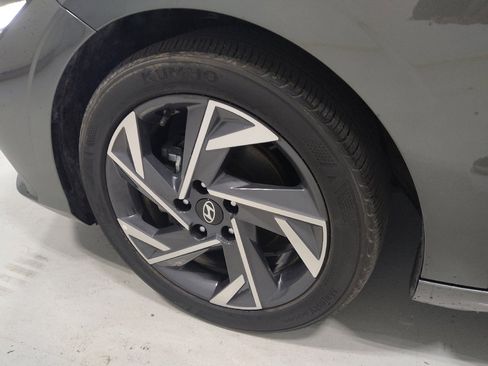 Used 2024 Hyundai Elantra SEL w/ Convenience Package FWD image 31