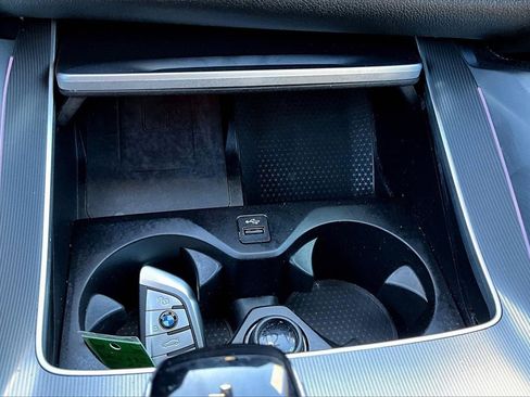 Used 2022 BMW X6 xDrive40i w/ M Sport Package image 27