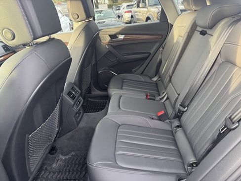 Used 2024 Audi Q5 2.0T Prestige image 34