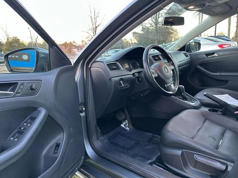 Used 2012 Volkswagen Jetta SE image 12