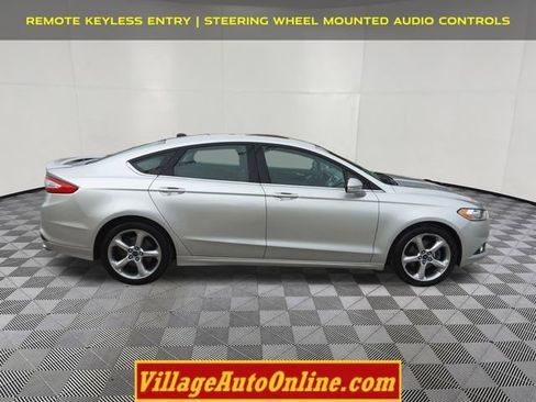 Used 2015 Ford Fusion SE image 10