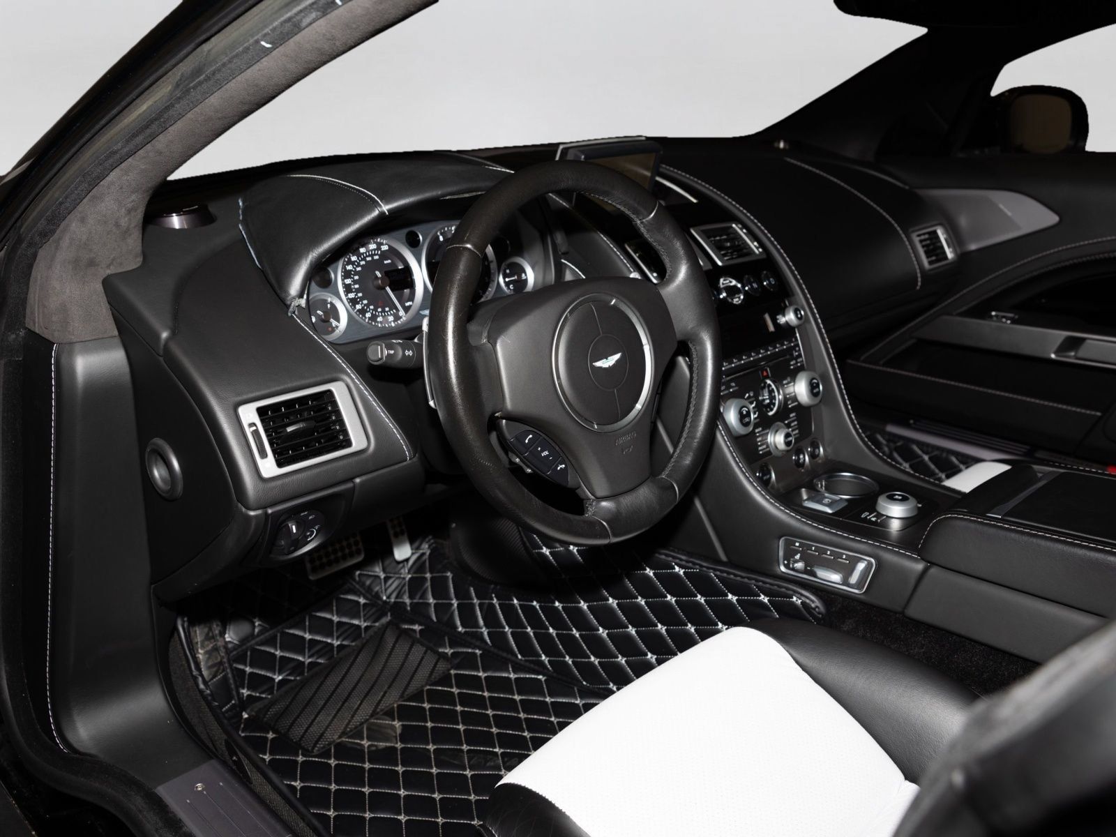 Used 2011 Aston Martin Rapide RWD image 5