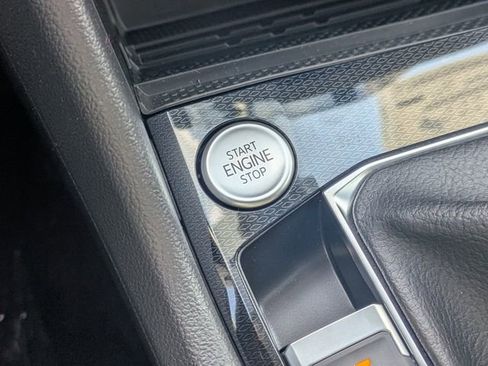 New 2026 Volkswagen Taos SE image 28