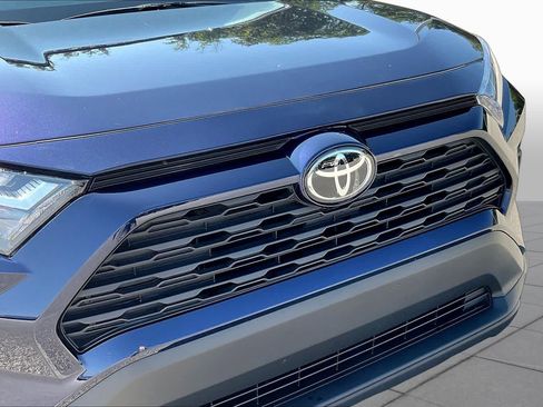 Used 2025 Toyota RAV4 XLE Premium FWD image 30