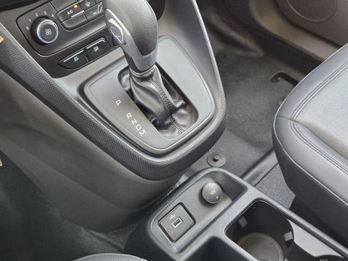 Used 2022 Ford Transit Connect XL FWD image 22
