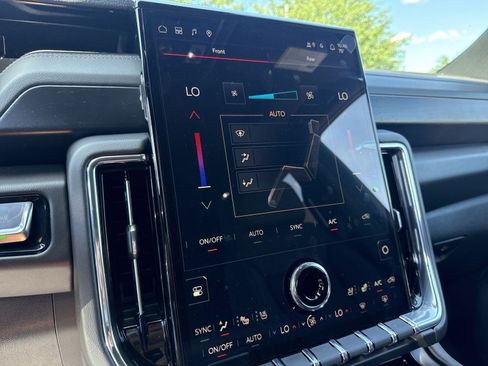 New 2026 GMC Yukon Denali w/ Advanced Technology Package AWD/4WD image 15