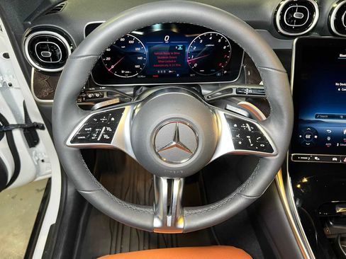 Used 2025 Mercedes-Benz GLC 300 GLC 300 image 26
