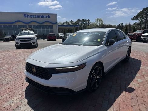Used 2023 Honda Accord Sport image 1