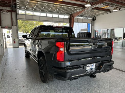 New 2026 Chevrolet Silverado 1500 High Country w/ Midnight Edition AWD/4WD image 6