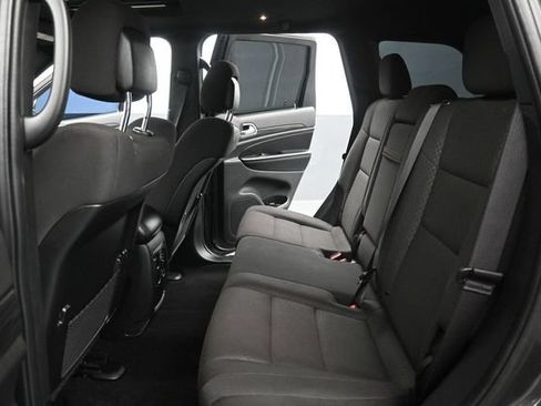 Used 2021 Jeep Grand Cherokee Laredo AWD/4WD image 12