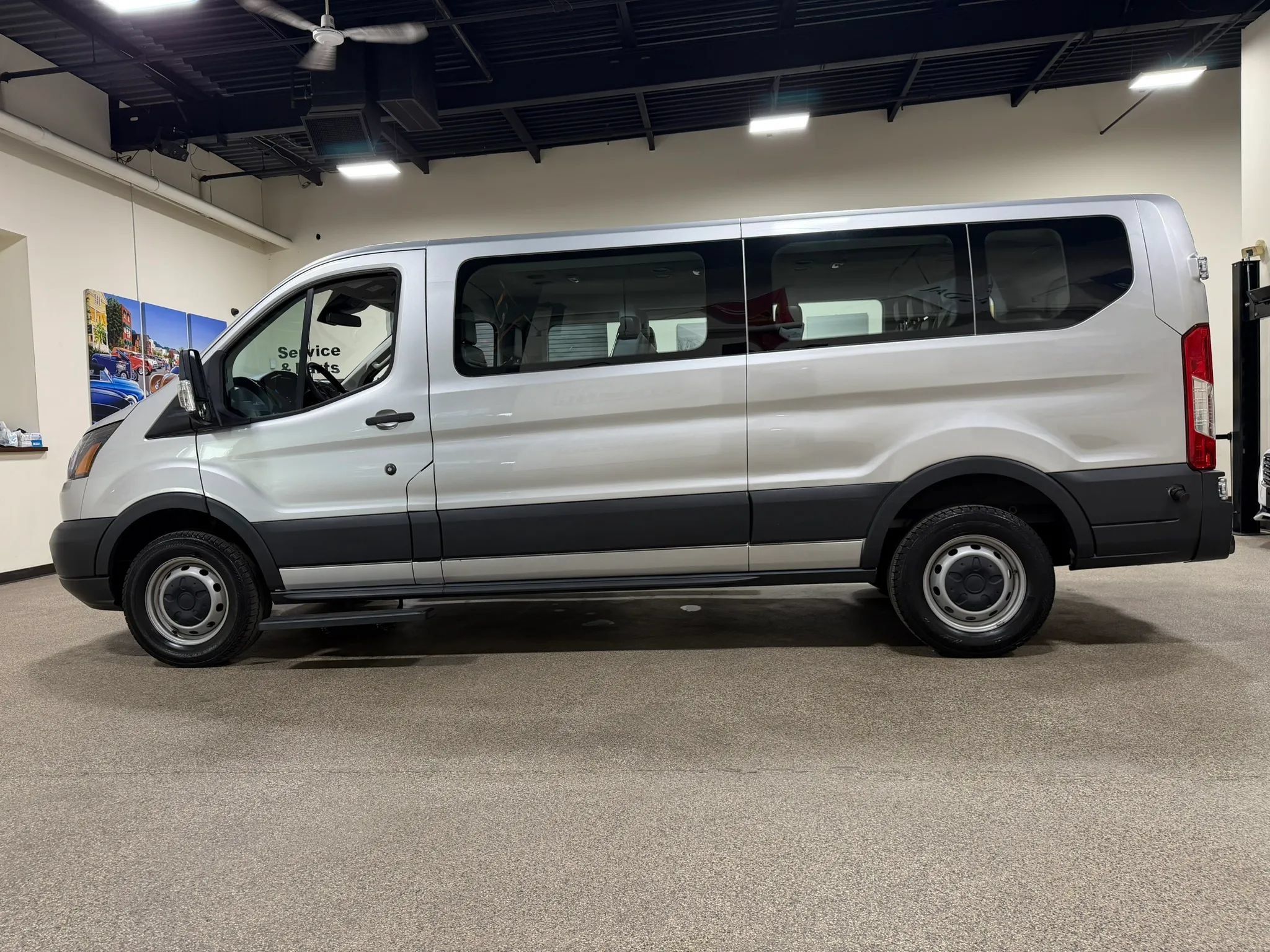 Used 2018 Ford Transit 350 XL RWD image 8