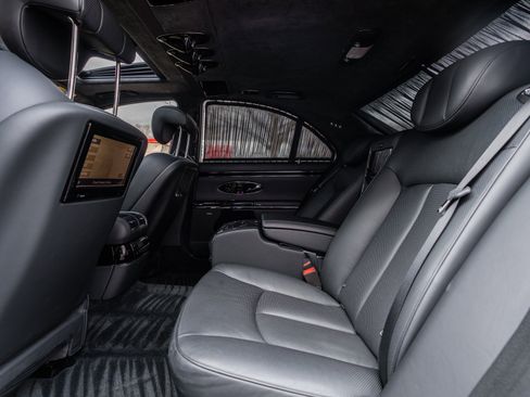 Used 2009 Maybach 57 S image 27