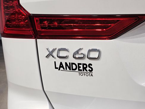 Used 2021 Volvo XC60 T5 Inscription w/ Protection Package FWD image 38