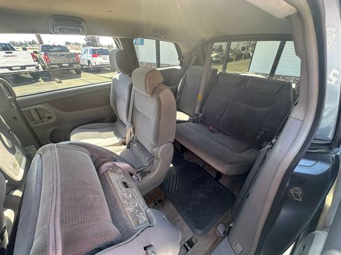 Used 2005 Toyota Sienna LE w/ LE Pkg 3 FWD image 50