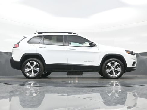 Used 2022 Jeep Cherokee Limited image 32