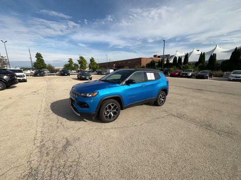 Used 2025 Jeep Compass Limited AWD/4WD image 8