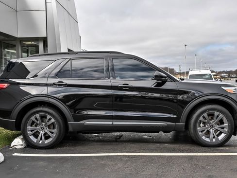 Used 2023 Ford Explorer XLT w/ Equipment Group 202A image 11