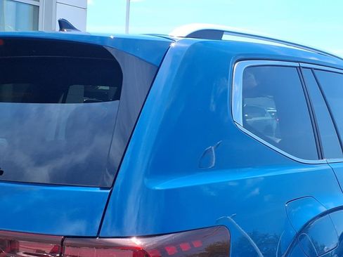 Certified 2025 Volkswagen Atlas SEL Premium R-Line image 29