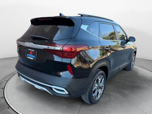 Used 2022 Kia Seltos EX image 5