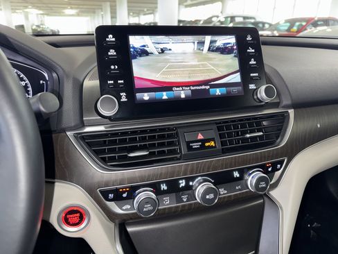 Used 2019 Honda Accord Touring image 26