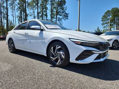 New 2025 Hyundai Elantra SEL