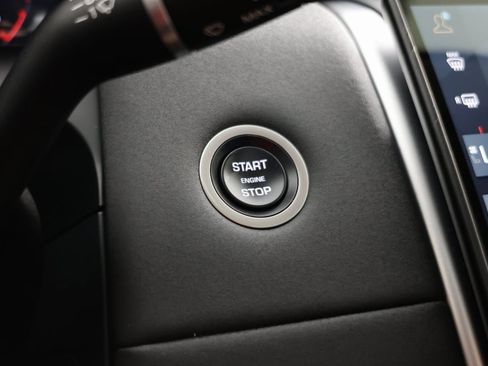 Used 2024 Land Rover Discovery Sport S image 19