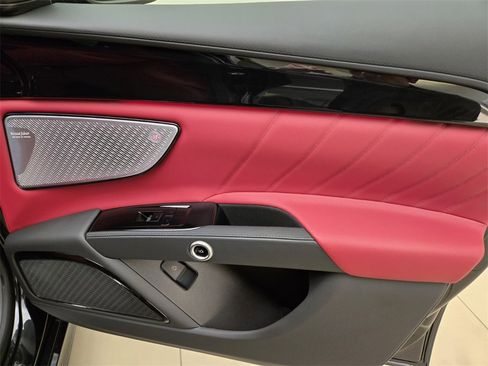 New 2025 Maserati Grecale Modena image 25