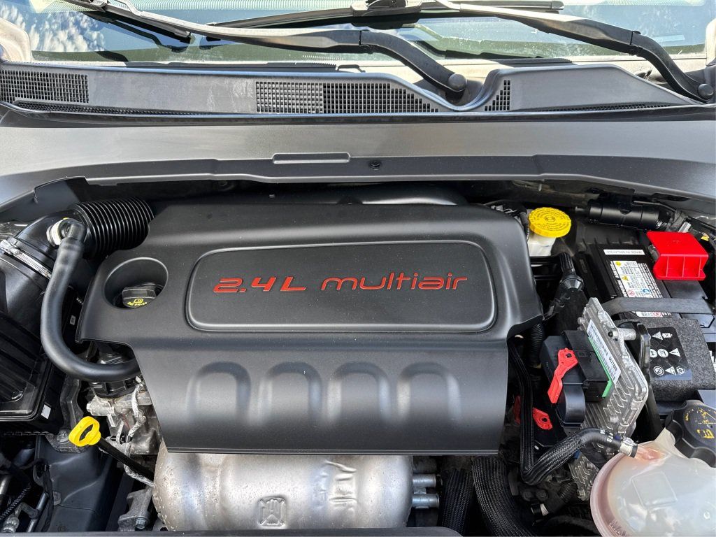 Used 2022 Jeep Compass Trailhawk AWD/4WD image 14