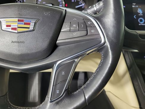 Used 2018 Cadillac XT5 FWD image 22