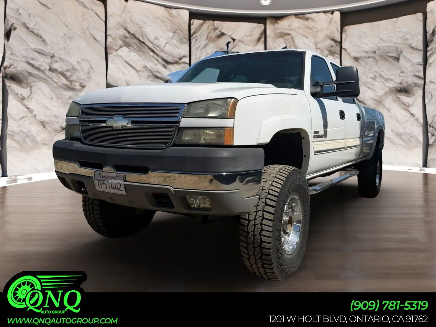 Used 2005 Chevrolet Silverado 2500 LT w/ Heavy-Duty Power Package AWD/4WD image 1