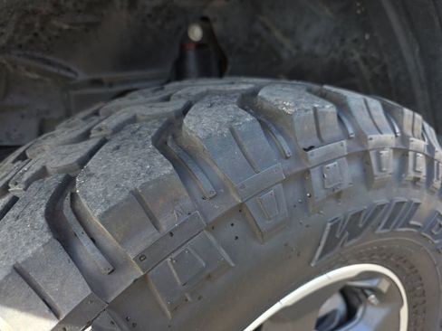 Used 2023 Jeep Gladiator Rubicon w/ Cold Weather Group image 38