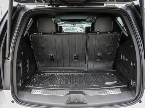 Used 2025 GMC Yukon AT4 w/ AT4 Premium Package AWD/4WD image 14
