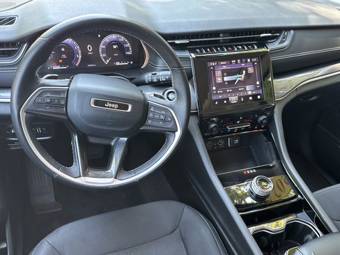 Used 2022 Jeep Grand Cherokee L Laredo w/ Luxury Tech Group I RWD image 22