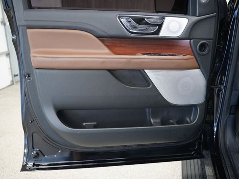 Used 2024 Lincoln Navigator L Reserve AWD/4WD image 28