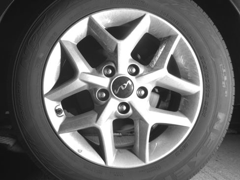 Used 2025 Kia Soul LX w/ LX Technology Package FWD image 19