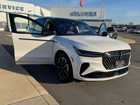 Used 2024 Lincoln Nautilus Reserve w/ Equipment Group 202A image 31