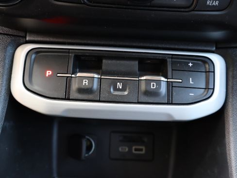 Used 2023 GMC Acadia SLE w/ Driver Convenience Package FWD image 42