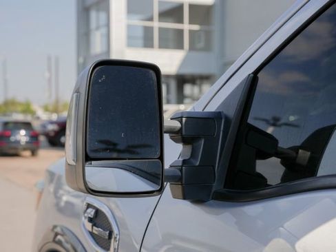 Used 2016 Nissan Titan PRO-4X image 16